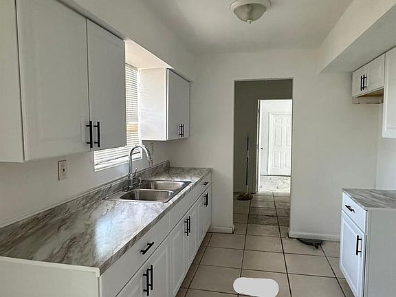 4th image of 2870 NW 19th Street