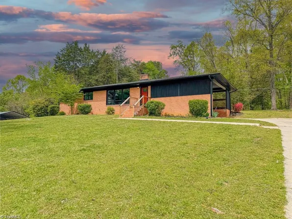 621 Nance Dr, Thomasville, NC 27360