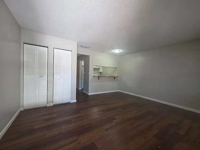 311 Country Club Oval #208 — Photo 2