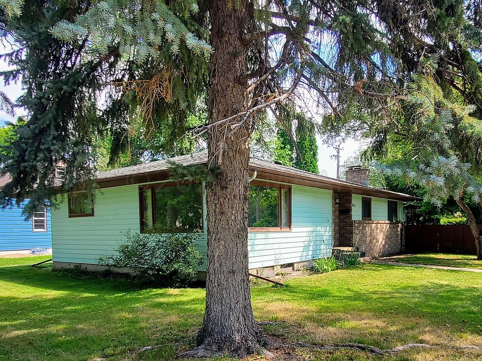 1st image of 420 2nd Ave W
