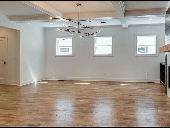 5th image of 1700 Sherwood Ln #B