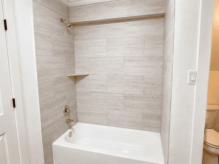 2102 Margaret St #B — Photo 18