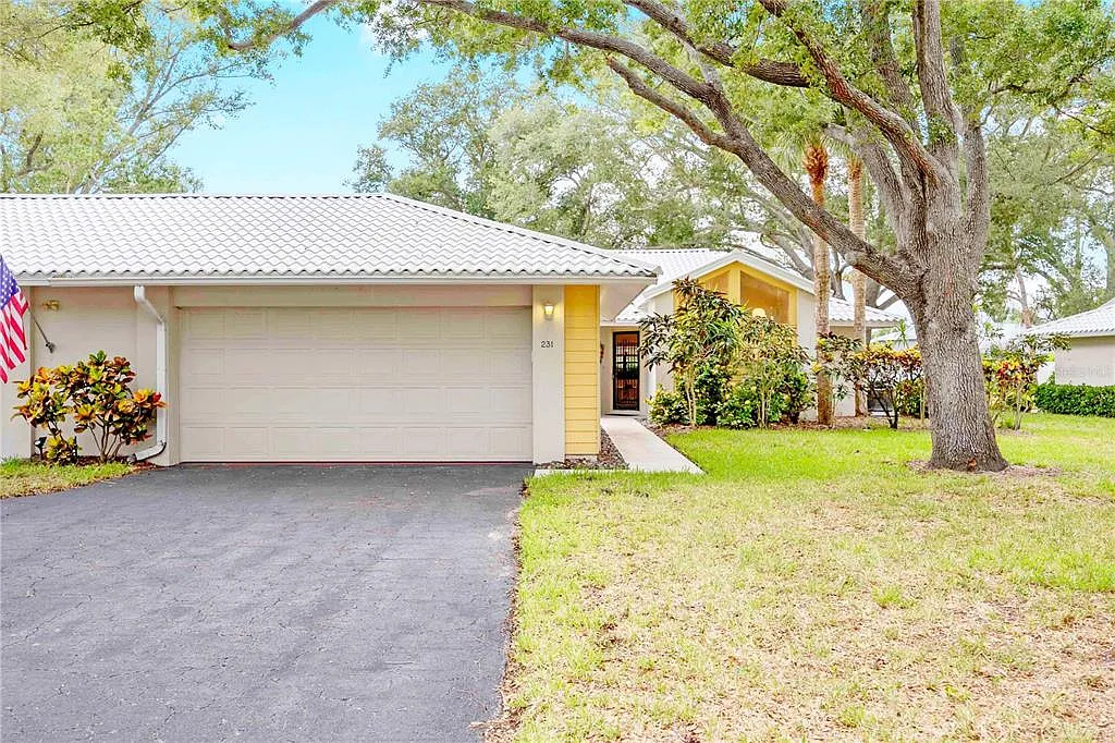 2 bed, 2.0 bath, 1465 sqft, $4,000 — Photo 1