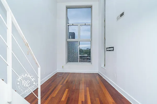 Rented by MySpaceNYC | media 6