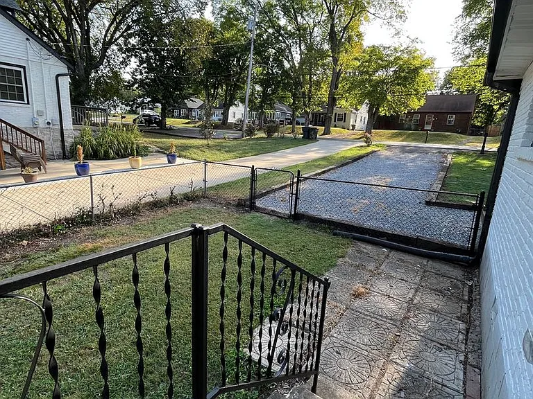 1402 Montgomery Ave #B — Photo 22