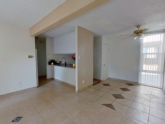 2nd image of 820 Chestnut Ave #9