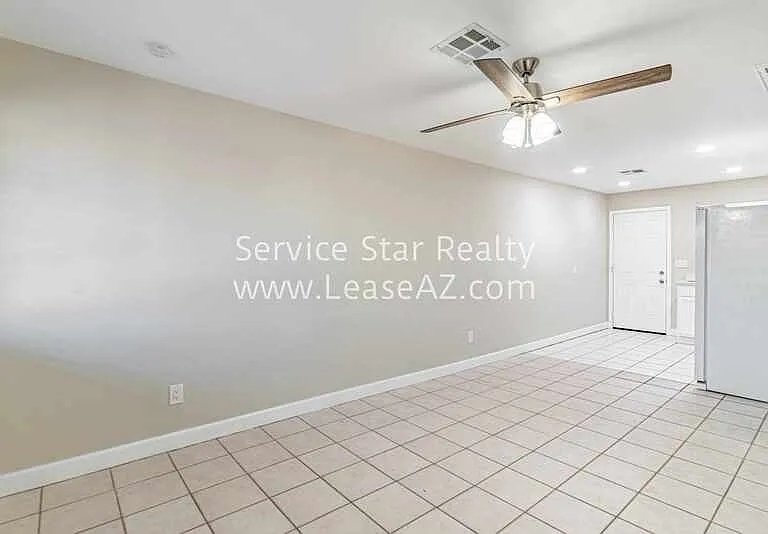 5460 W Palmaire Ave — Photo 11