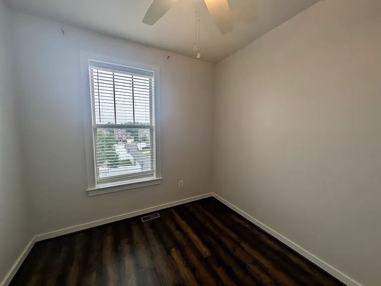 1121 Lawler Dr — Photo 22