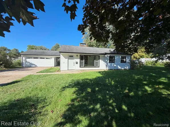 1396 Potter Blvd, Burton, MI 48509