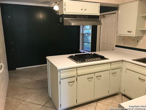 4th image of 230 Coronet St