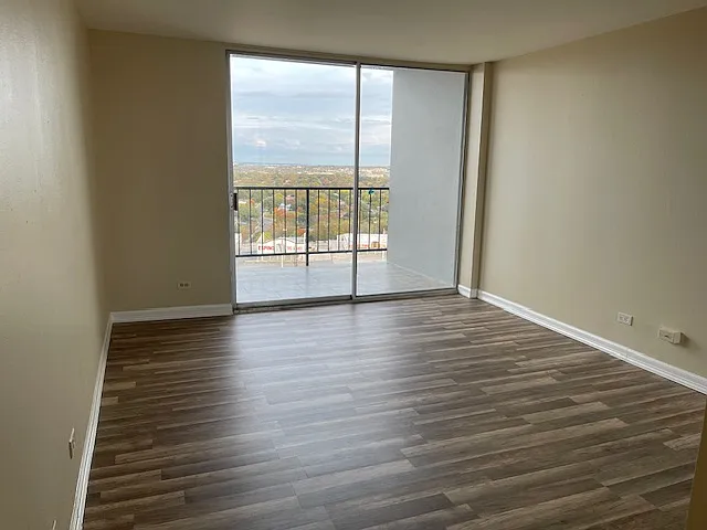 7039 San Pedro Ave — Photo 3