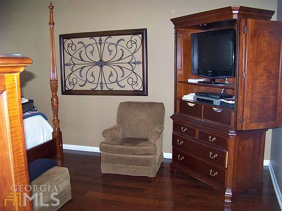 5th image of 836 Woods Hole Cir