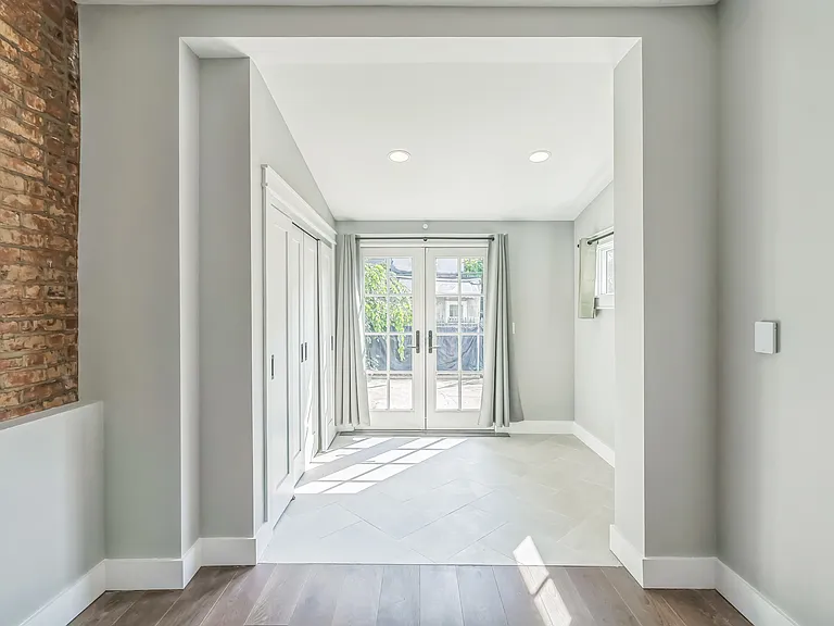 1845 E Cambria St #1 — Photo 13