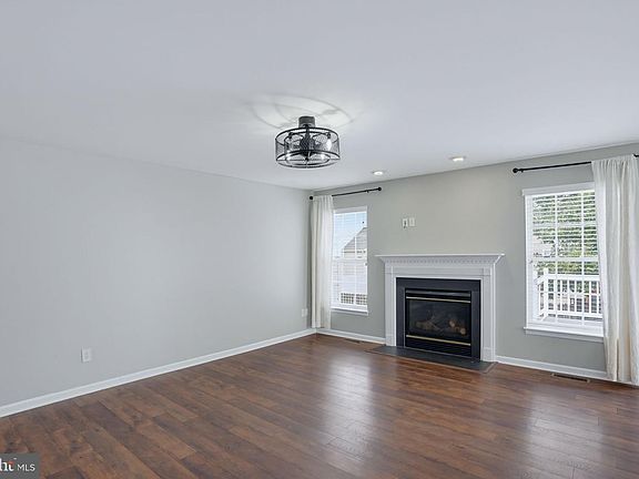 5th image of 57 Houston St
