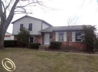 22325 Donnelly Ave, Brownstown, MI 48193