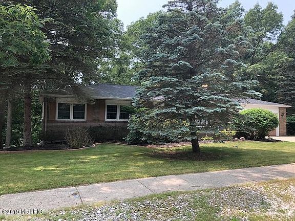 2nd image of 3727 Bellaire Ct