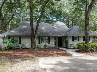 11 Edgewood Dr, Hilton Head Island, SC 29926