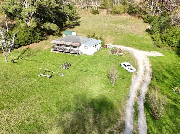 814 Emery Rd, Soddy Daisy, TN 37379