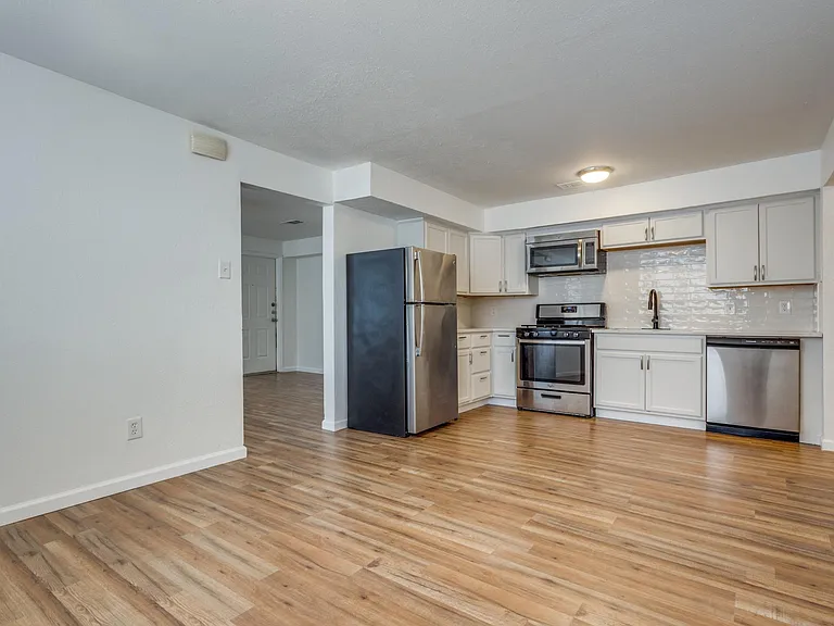 2309 Wesley St #B — Photo 3