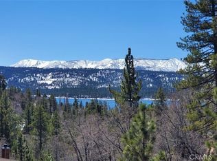 1179 Ridge Rd, Fawnskin, CA 92333