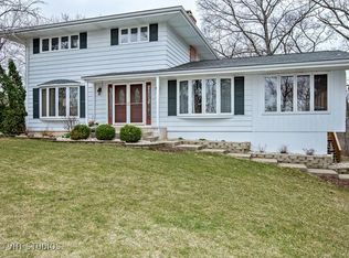 402 W Dowell Rd, McHenry, IL 60051