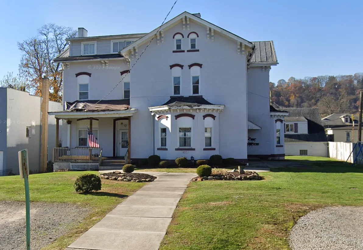 445 N Grant Ave — Photo 1