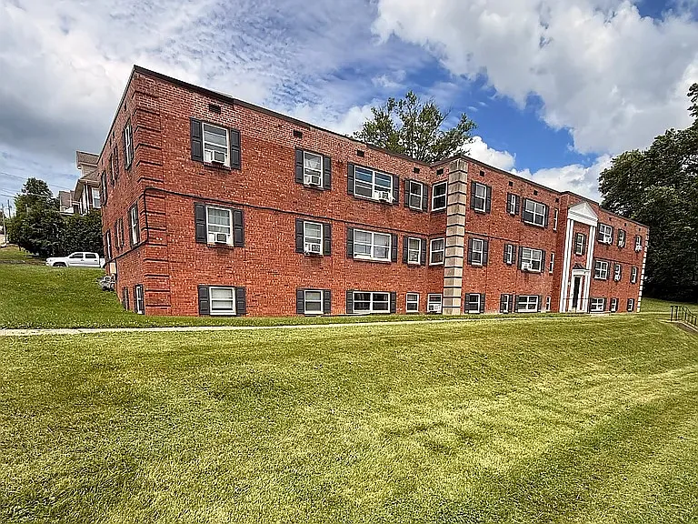 220 Hutchinson Ave — Photo 10