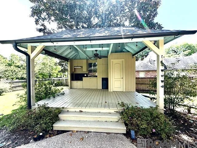 16756 Amberwood Dr — Photo 28