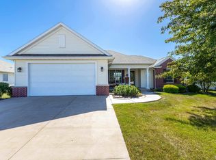 3891 Thunder Ridge Rd, Bettendorf, IA 52722