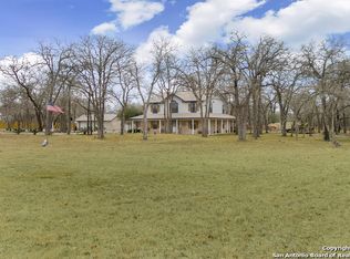 2112 Bentwood Dr, Floresville, TX 78114