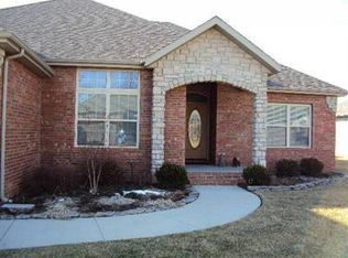 5805 N Seacrest Dr, Ozark, MO 65721