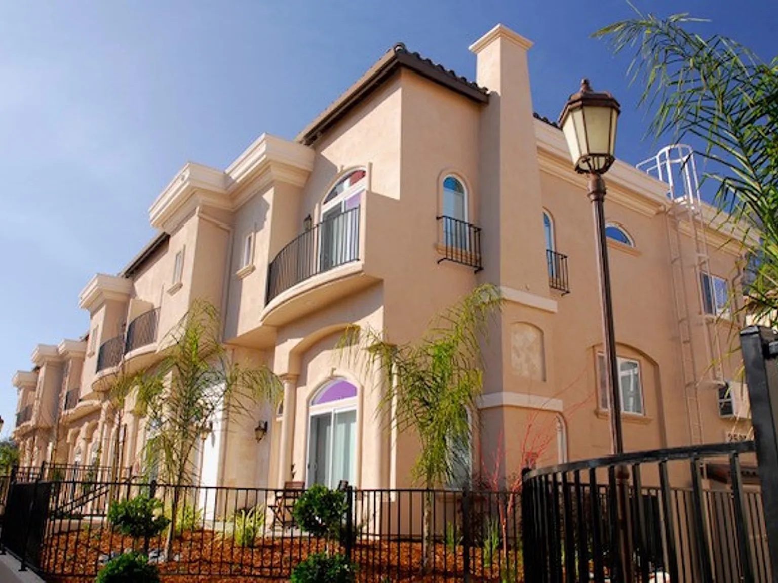 Welcome to Sunset Rocklin Townhomes Where Comfort Meets Style — Photo 4