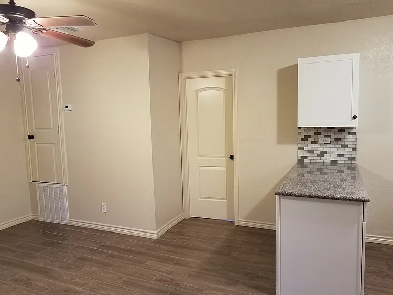 418 E Highland Blvd #B — Photo 9