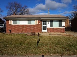 18585 Blue Island Ct, Roseville, MI 48066