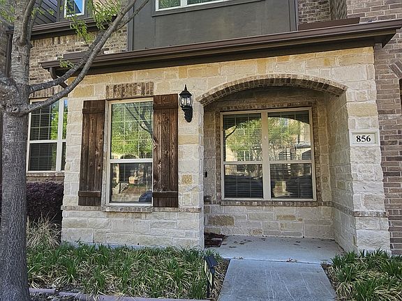 4th image of 856 Rohan Dr