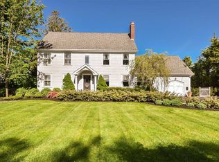 174 Suydam Ln, Bayport, NY 11705