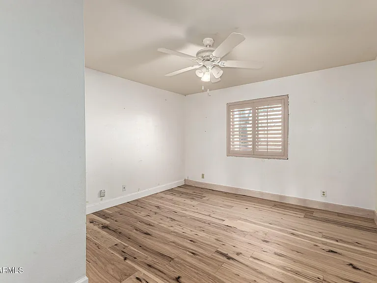 2421 S 221st Ave — Photo 22