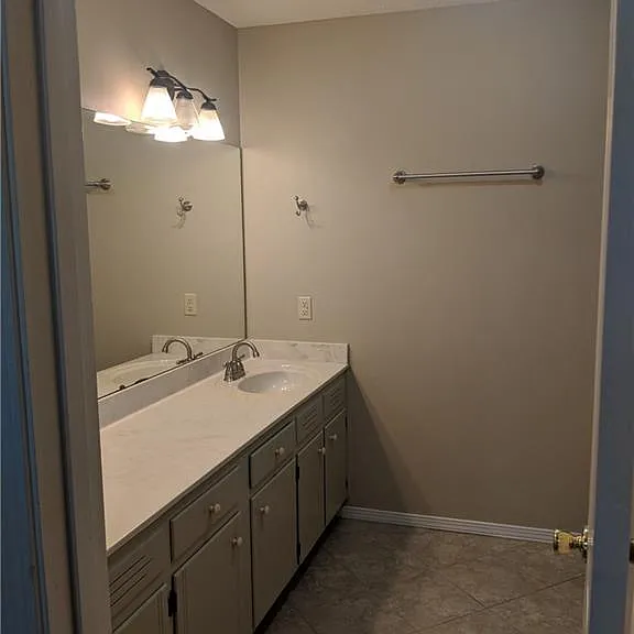 7325 Smithfield Rd — Photo 2