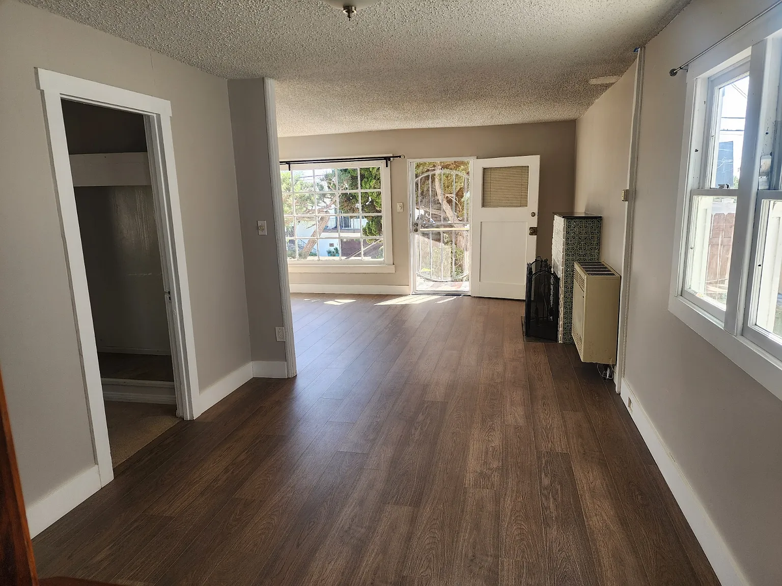 2 bed, 800 sqft, $3,500 — Photo 3