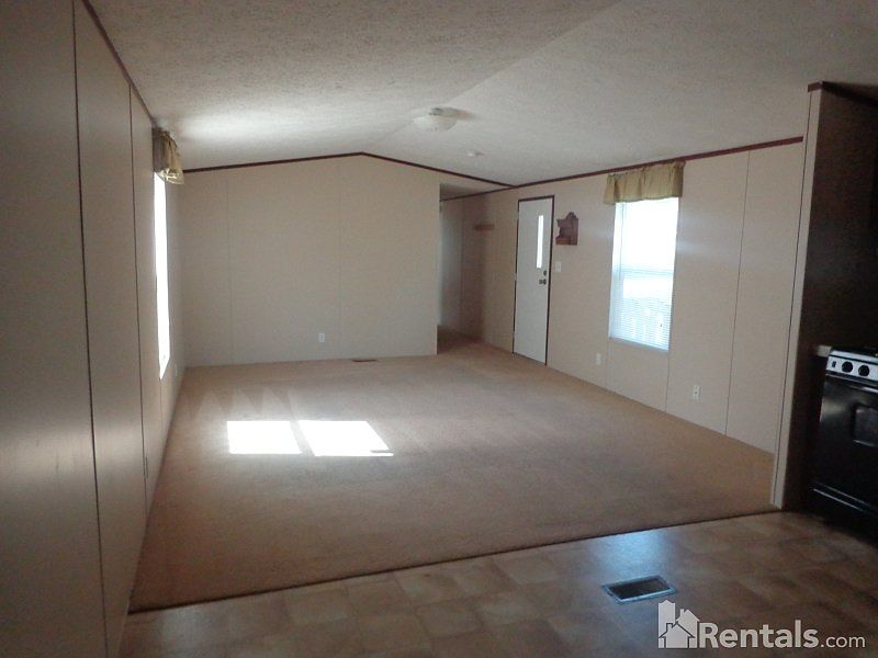 2nd image of 4141 Windsor Pl