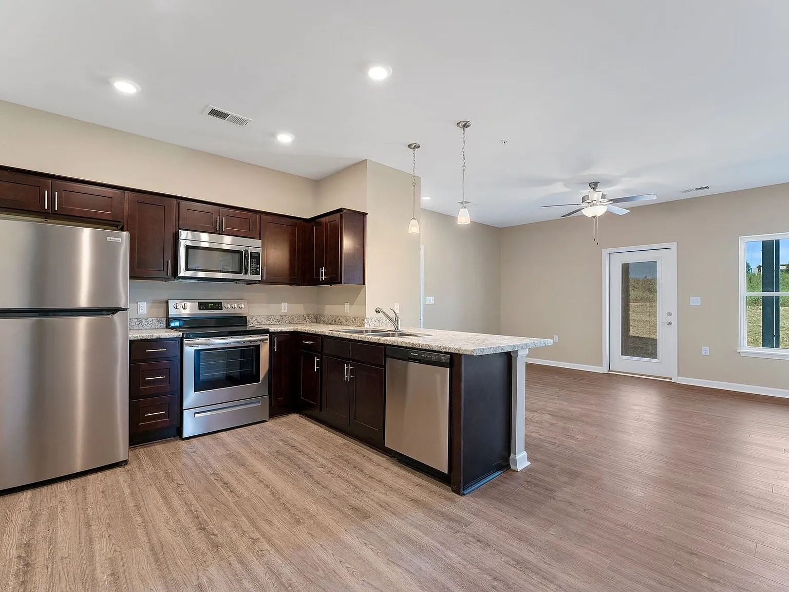 Field Haven Apartments — Photo 4
