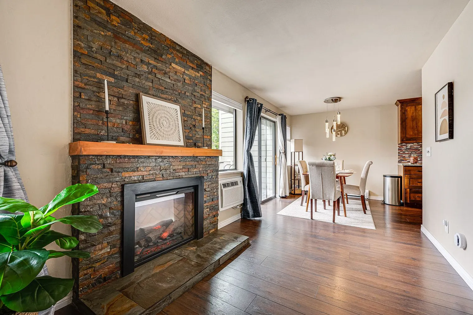2 bed, 1.0 bath, 861 sqft, $3,745 — Photo 4