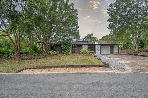 3 bed, 1350 sqft, $3,000 — Photo 1