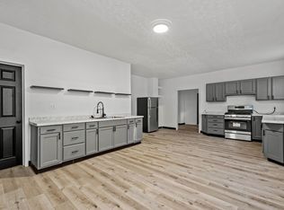 813 9th St, Mc Kees Rocks, PA 15136