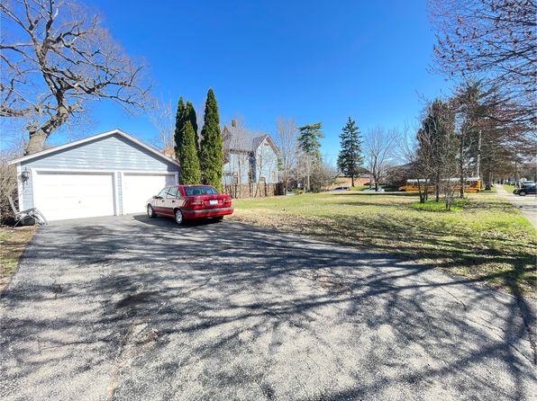 552 E Chicago St, Elgin, IL 60120