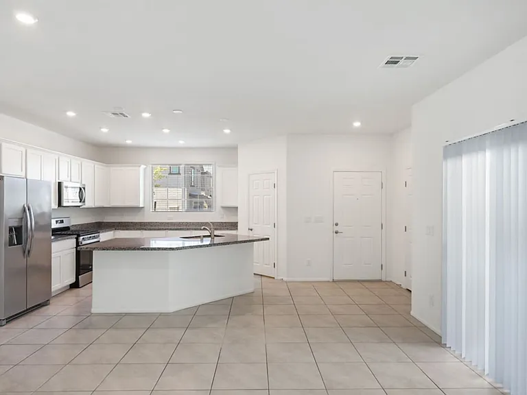 10589 Sariah Skye Ave — Photo 8
