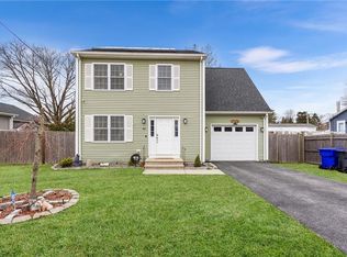 32 Hudson St, Pawtucket, RI 02861