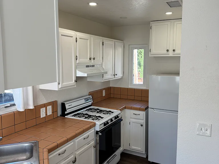 1344 Palm St #B — Photo 9