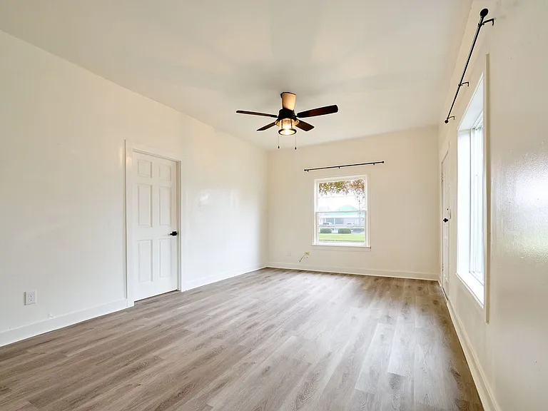 1204 Commercial St NE — Photo 38