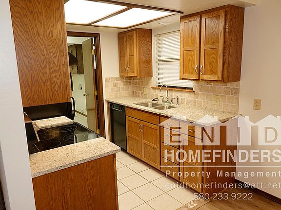 4th image of 5005 Hillsboro Dr